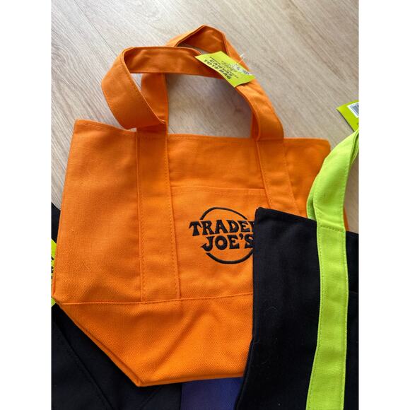 Trader Joe's Mini Tote (Set of 4) Halloween Trick-Or-Treat Canvas Bag-NWT - Picture 3 of 6